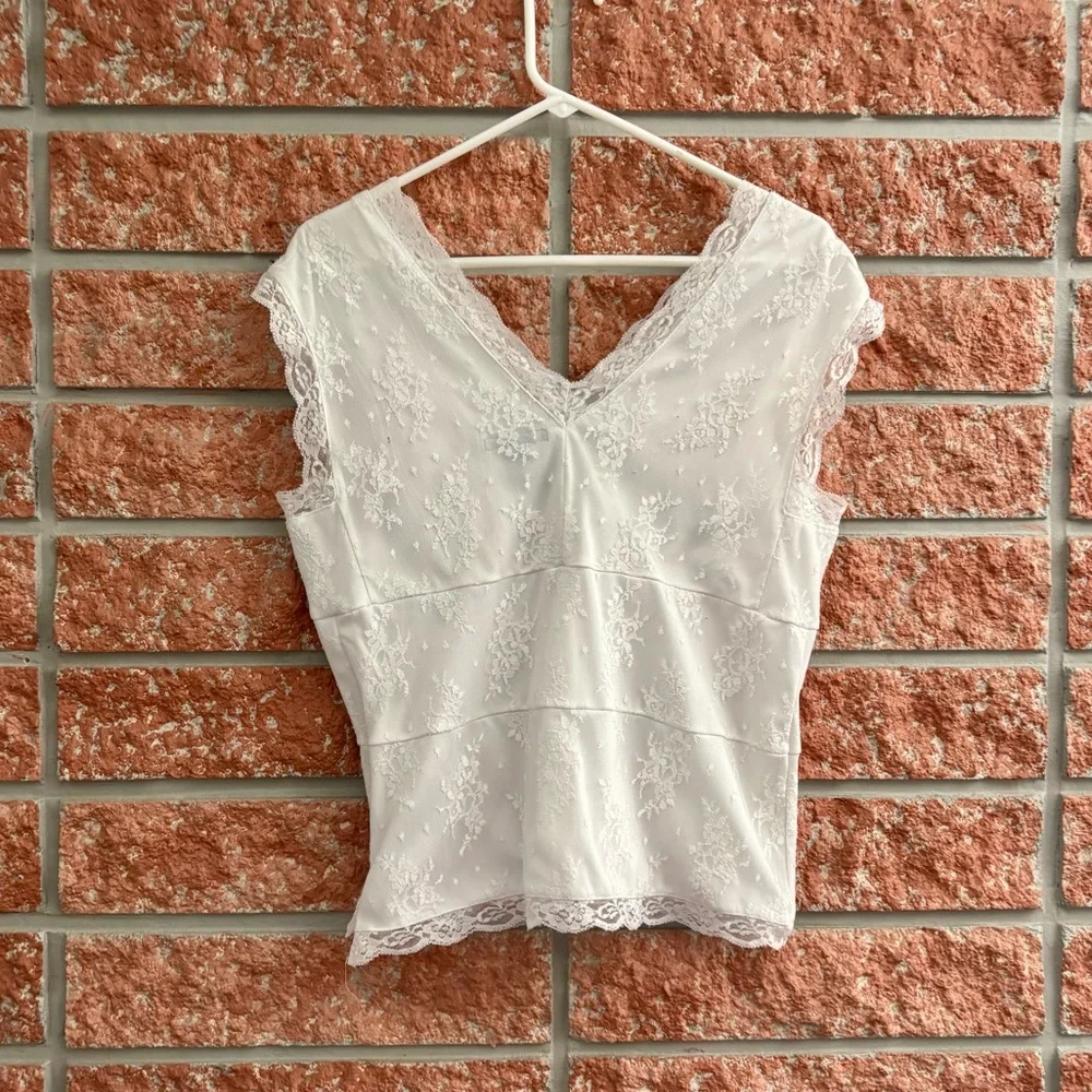 🌟 Elegant White Lace Women's Top - Picture 3 of 5